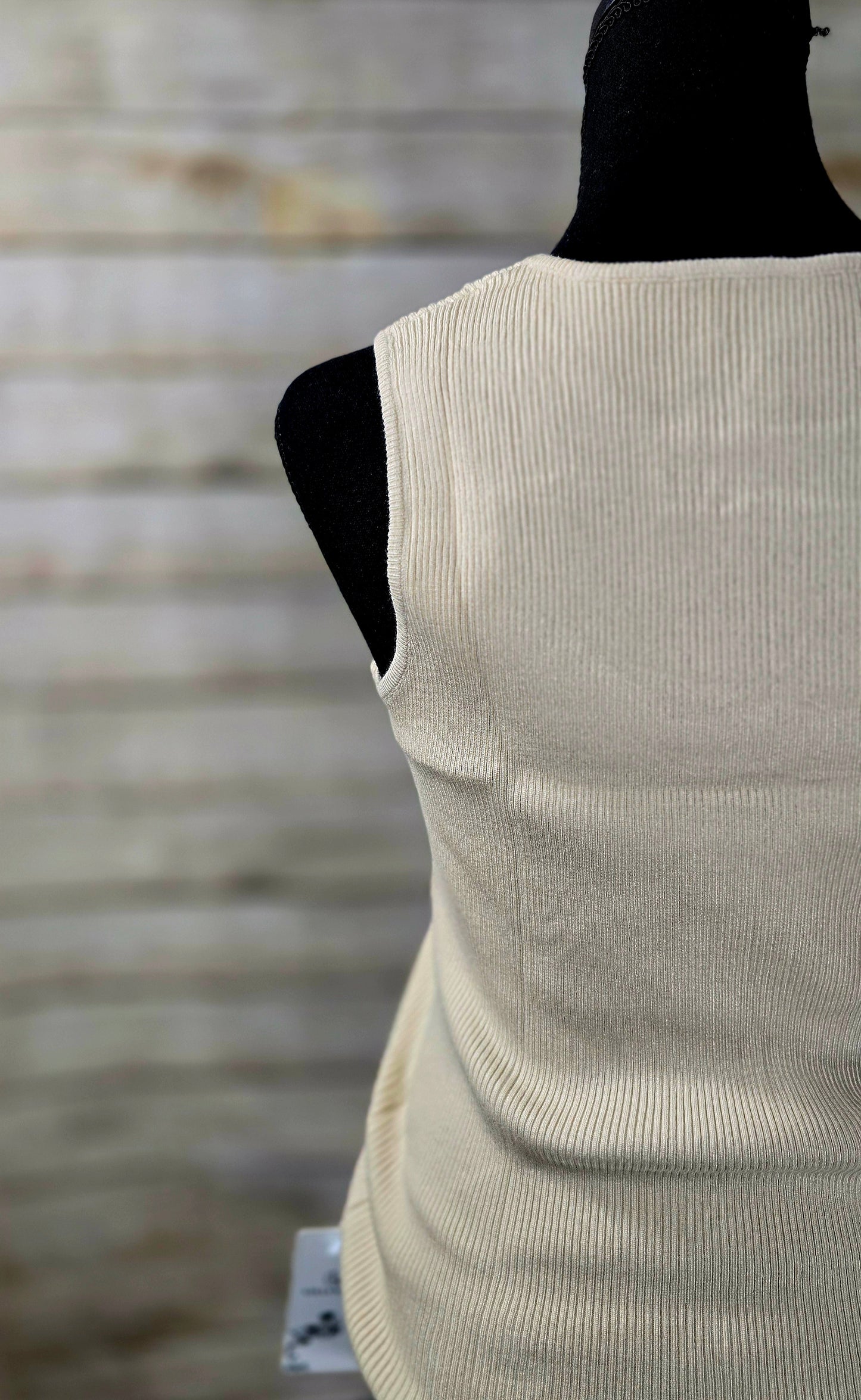 Ribbed tank