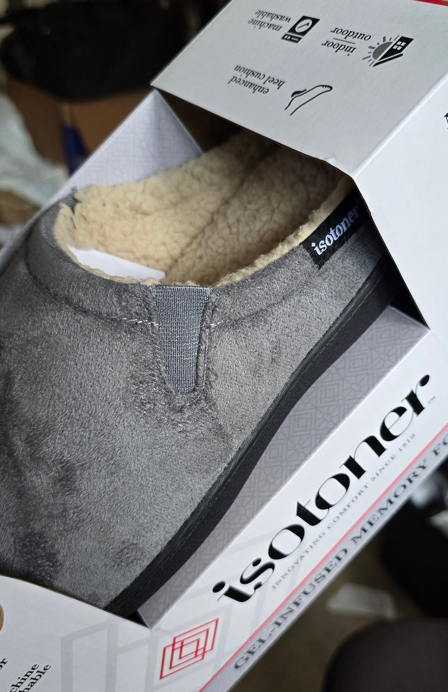 Isotoner Mens Microsuede Hoodback Slippers, XL (11 - 12)