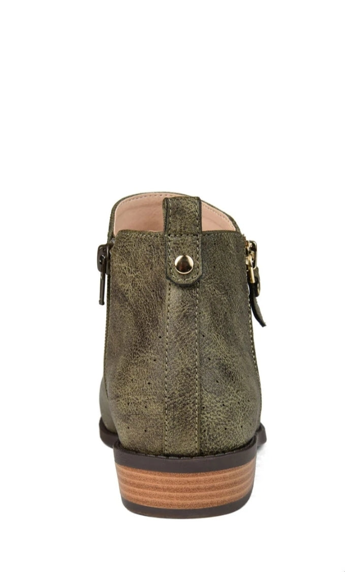 Journee Collection Womens Ellis Olive 8.5M