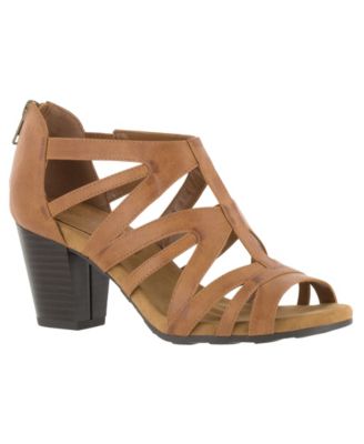 Easy Street Amaze Sandals Cognac 9M