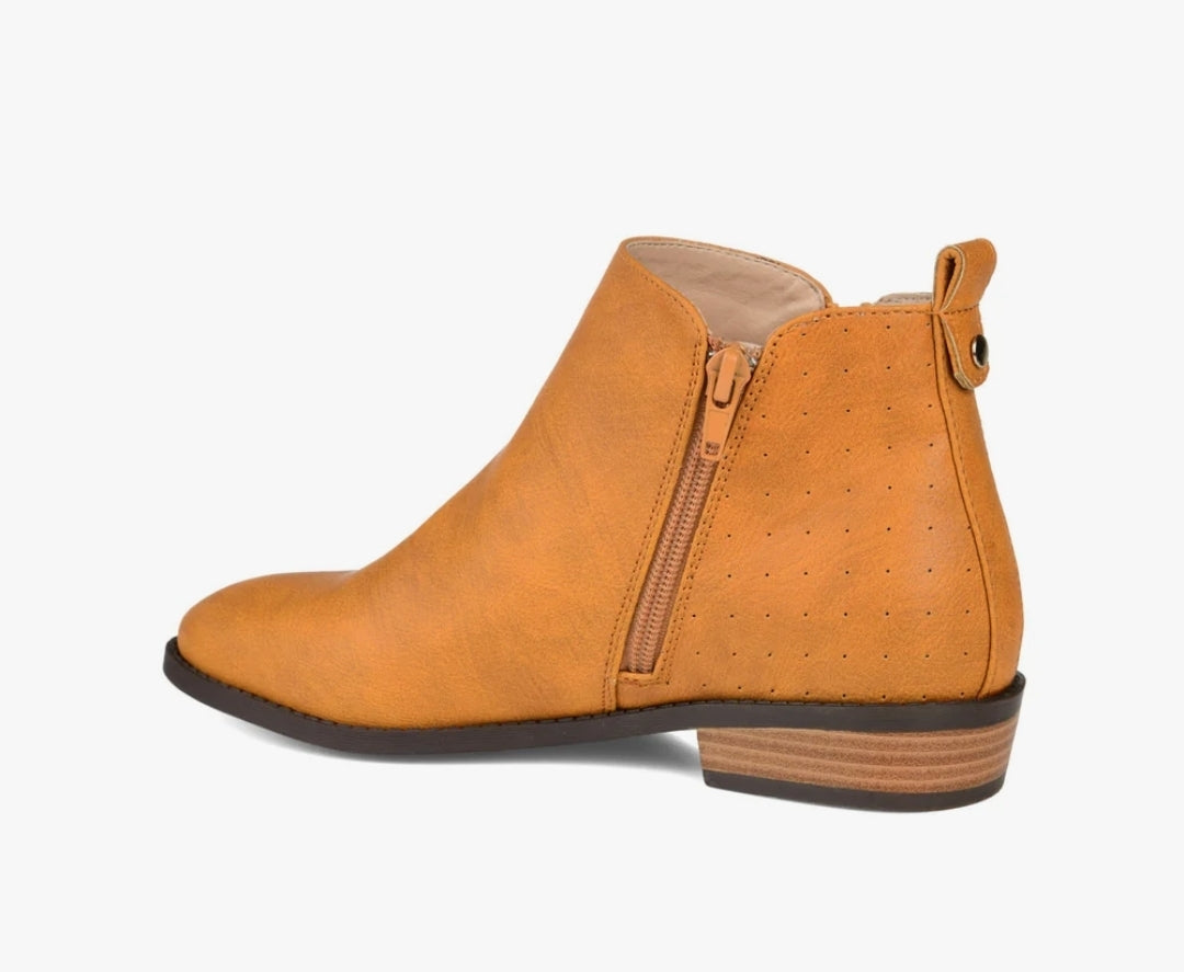 Journee Collection Women's Ellis Mustard 7.5M