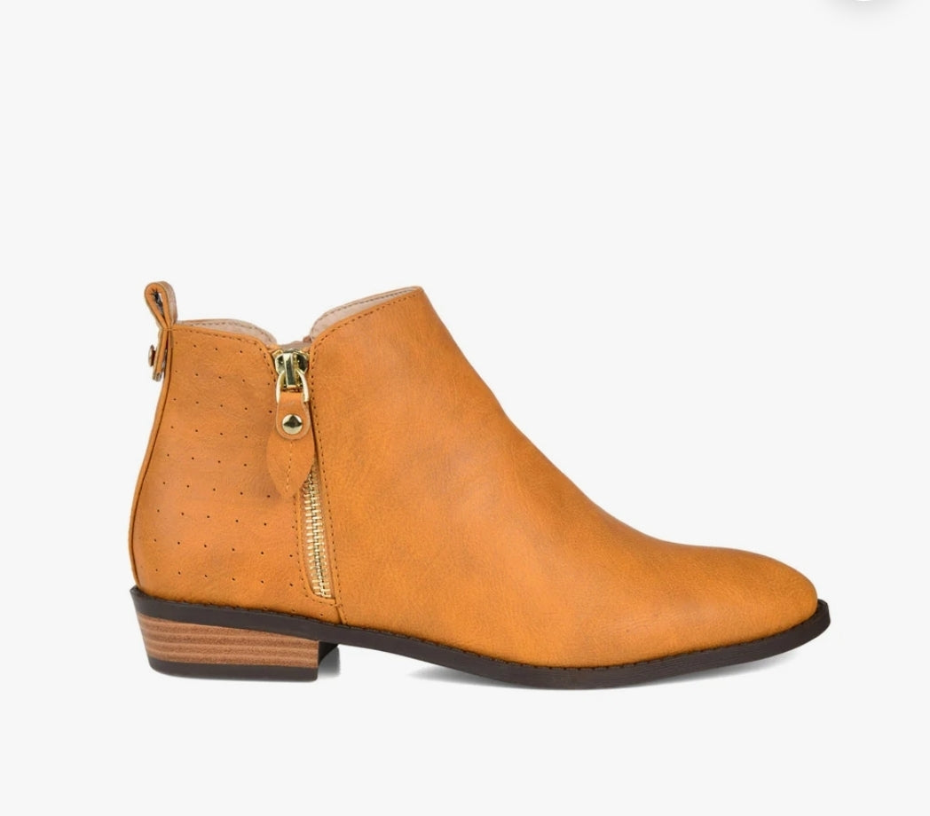 Journee Collection Women's Ellis Mustard 7.5M